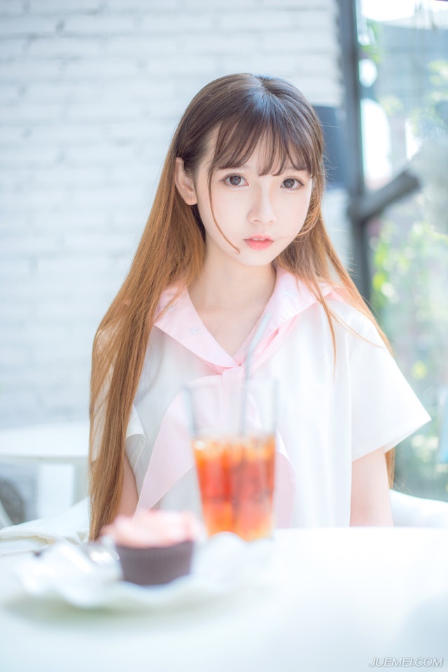 人，真是奇怪，没有外人来证明你，就往往看不出自己的价值。——三毛《撒哈拉的故事》